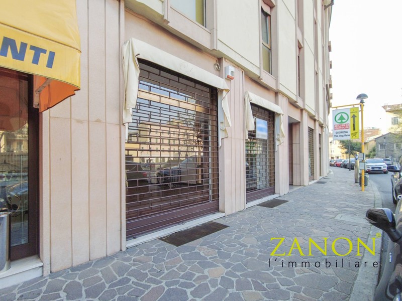 Immobile commerciale in Affitto a Gorizia, zona Centrale Corsi, 700€, 113 m²