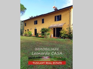 Casale in Vendita a Monsummano Terme, 530'000€, 340 m²