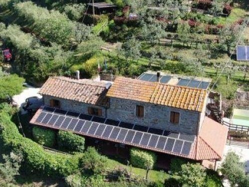 Casale in Vendita a Lamporecchio, 560'000€, 400 m²