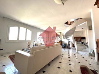 Attico in Vendita a Empoli, 490'000€, 160 m², con Box