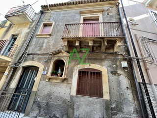 Casa Indipendente in Vendita a Motta Sant'Anastasia, zona Centro, 60'000€, 86 m²