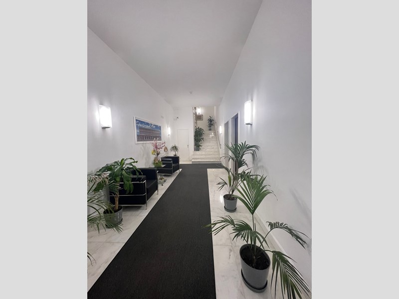 Ufficio in Affitto a Casoria, 1'000€, 130 m²