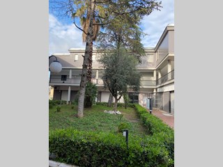 Ufficio in Vendita a San Severo, zona Via Palmiro Togliatti , 79'000&euro;, 89 m², arredato