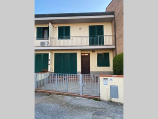 Villetta a schiera in Vendita a Vecchiano, zona Migliarino, 315'000€, 150 m²