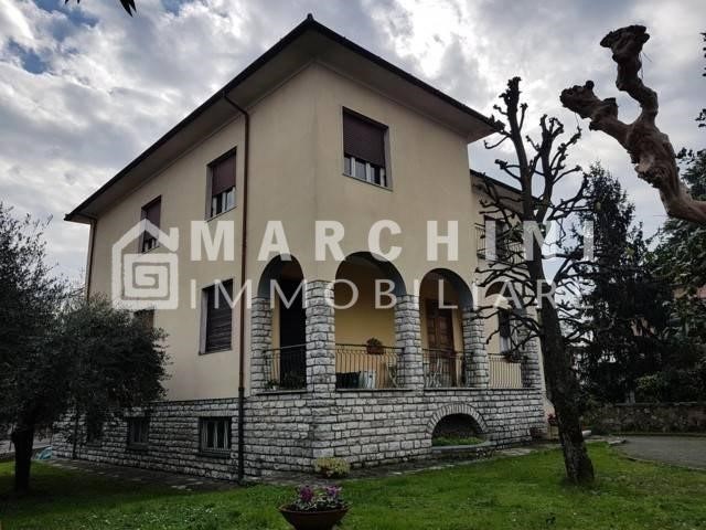 Villa in Vendita a Lucca, zona Arancio, 750'000€, 450 m², con Box