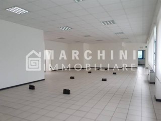 Ufficio in Vendita a Lucca, zona Sant'Anna, 350'000€, 313 m²