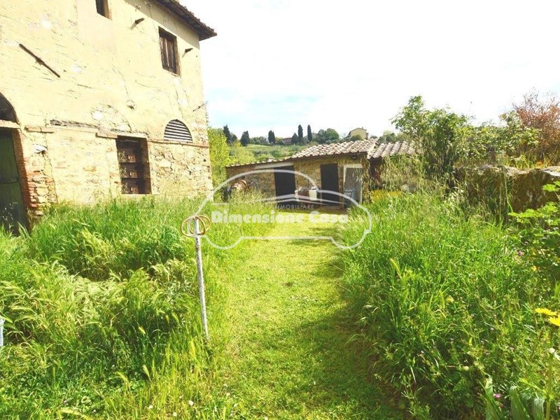 Casale in Vendita a Capannori, zona San Ginese, 100'000€, 150 m²