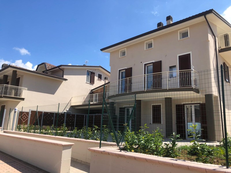 Quadrilocale in Vendita a Perugia, zona via, 180'000€, 115 m²