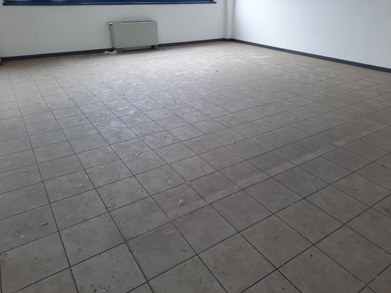 Ufficio in Affitto a Lucca, zona Sant'Anna, 2'200€, 300 m²
