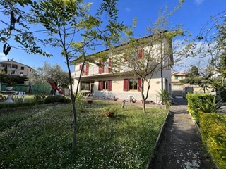 Casa Indipendente in Vendita a Guardistallo, 460'000€, 250 m², arredato, con Box