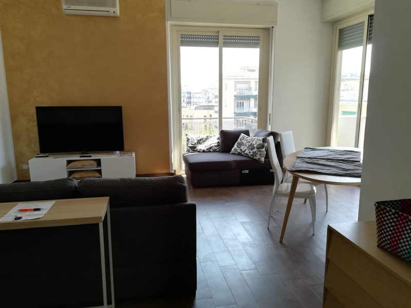 Trilocale in Vendita a Catania, zona piazza Europa, 310&euro;, 100 m², arredato