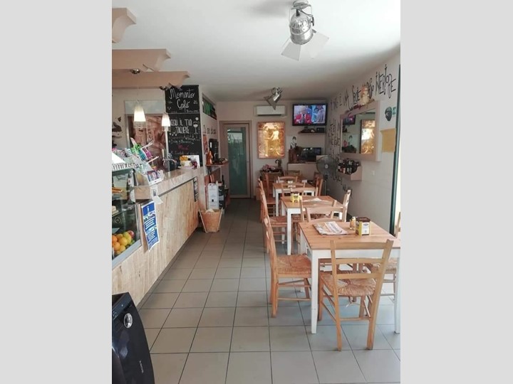 Immobile commerciale in Vendita a Montignoso, 120'000€, 65 m²