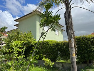 Villa in Vendita a Bibbona, zona La California, 550'000€, 280 m², arredato