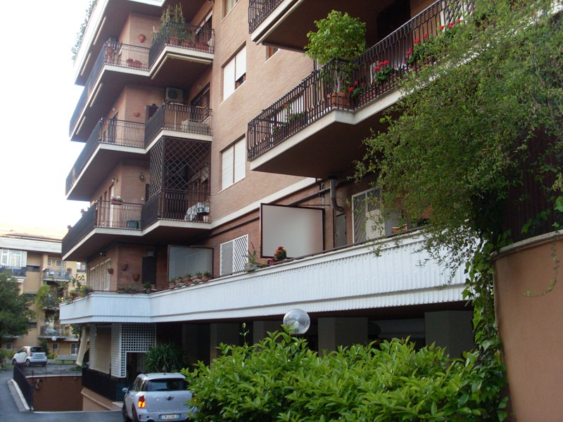 Trilocale in Affitto a Roma, zona Nuovo Salario, 950€, 90 m²