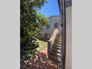 Casa Indipendente in Vendita a Ameglia, zona Centro, 780'000&euro;, 270 m², con Box