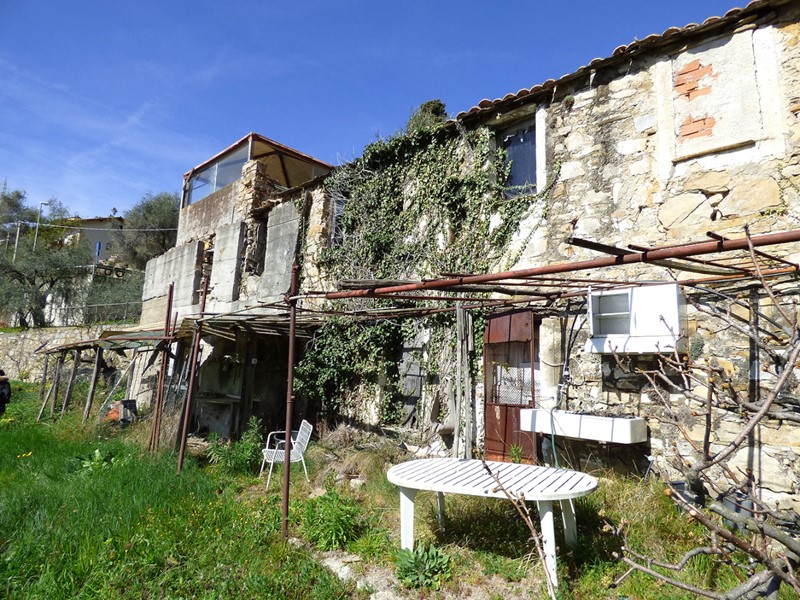 Casa Indipendente in Vendita a Sanremo, 150'000€, 160 m²