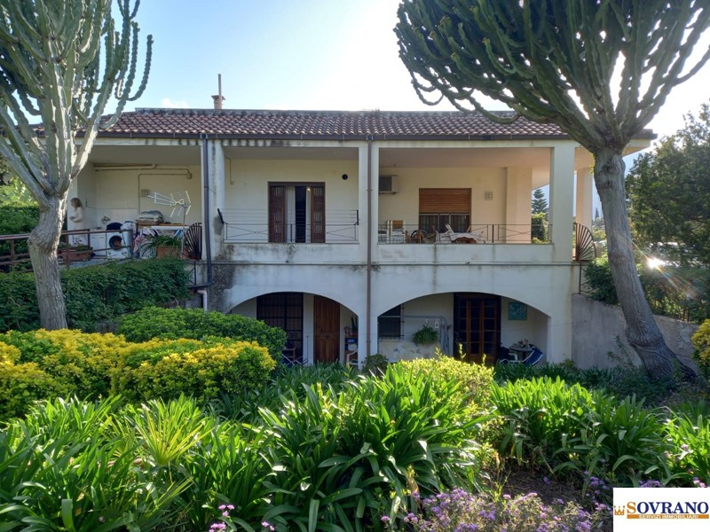 Villa in Vendita a Palermo, 580'000€, 150 m²