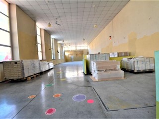 Immobile commerciale in Affitto a Lucca, zona San Marco, 2'350€, 375 m²