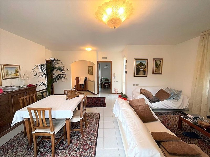 Villa bifamiliare in Vendita a Massa, zona Marina di Massa, 499'000€, 140 m², arredato