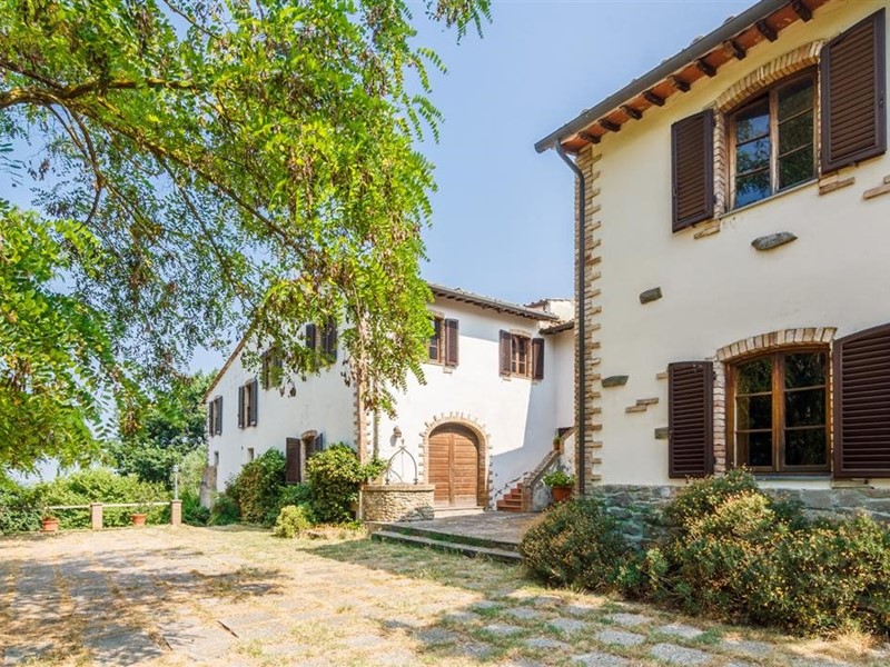 Casale in Vendita a Montespertoli, 1'300'000€, 850 m²