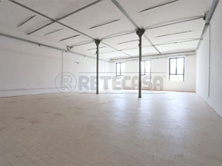 Laboratorio in Affitto a Vicenza, 612€, 201 m²