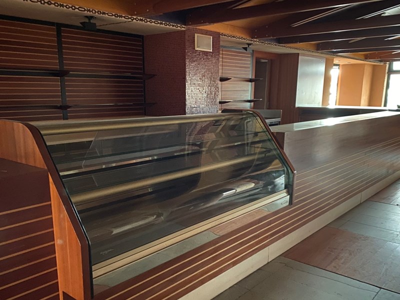 Immobile commerciale in Affitto a Castelfranco Veneto, zona centro commerciale Iper, 3'000€, 300 m²