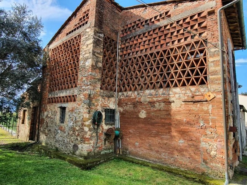 Casa Indipendente in Vendita a Lucca, zona Tempagnano di Lunata, 215'000€, 160 m², con Box