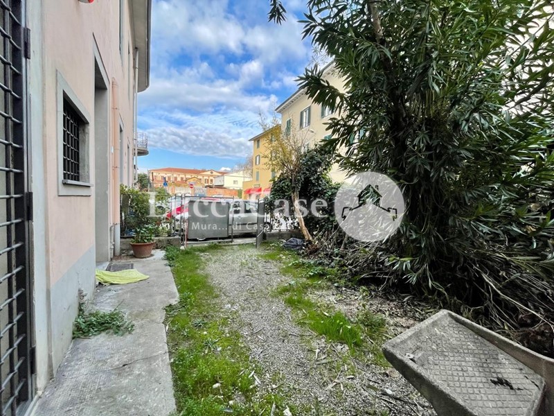 Appartamento in Vendita a Lucca, zona San Concordio Contrada, 165'000€, 210 m²