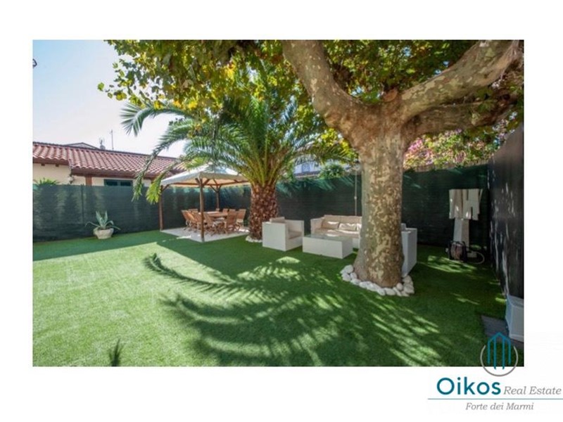 Villa in Affitto a Forte dei Marmi, 59'000€, 250 m², arredato