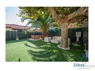 Villa in Affitto a Forte dei Marmi, 59'000€, 250 m², arredato