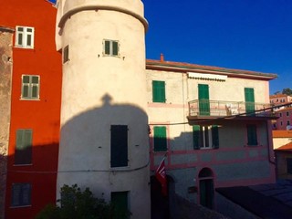 Bilocale in Vendita a Lerici, zona Tellaro, 230'000&euro;, 50 m²