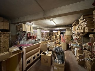 Capannone in Vendita a Terni, 790'000€, 1250 m²