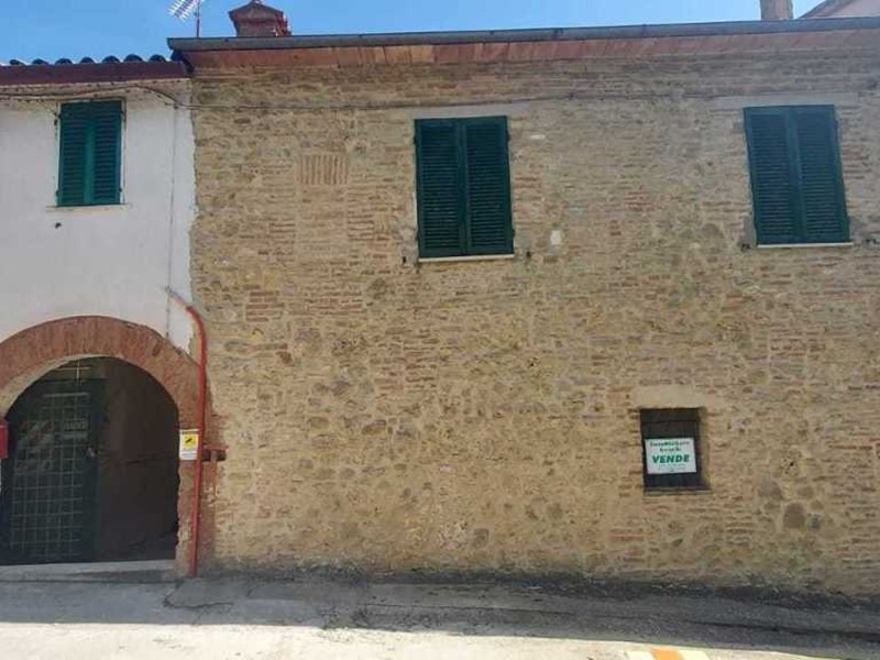 Casa Semi Indipendente in Vendita a Todi, 43'000€, 95 m², arredato