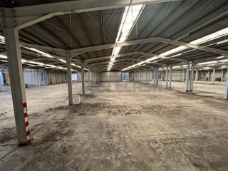 Capannone in Vendita a Manzano, 17600 m²