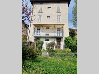 Casa Indipendente in Affitto a Leffe, zona Semicentrale, 550€, 130 m²