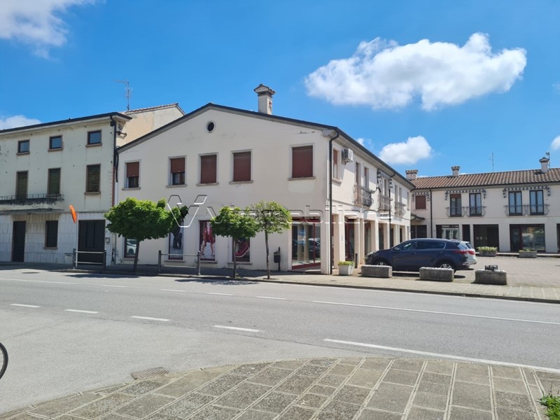 Immobile commerciale in Vendita a Pojana Maggiore, zona Pojana Maggiore - Centro, 110'000&euro;, 115 m²