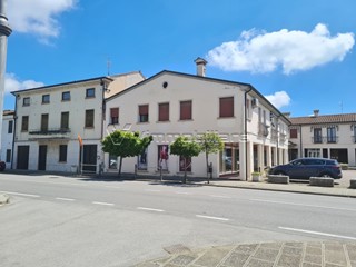 Immobile commerciale in Vendita a Pojana Maggiore, zona Pojana Maggiore - Centro, 110'000&euro;, 115 m²