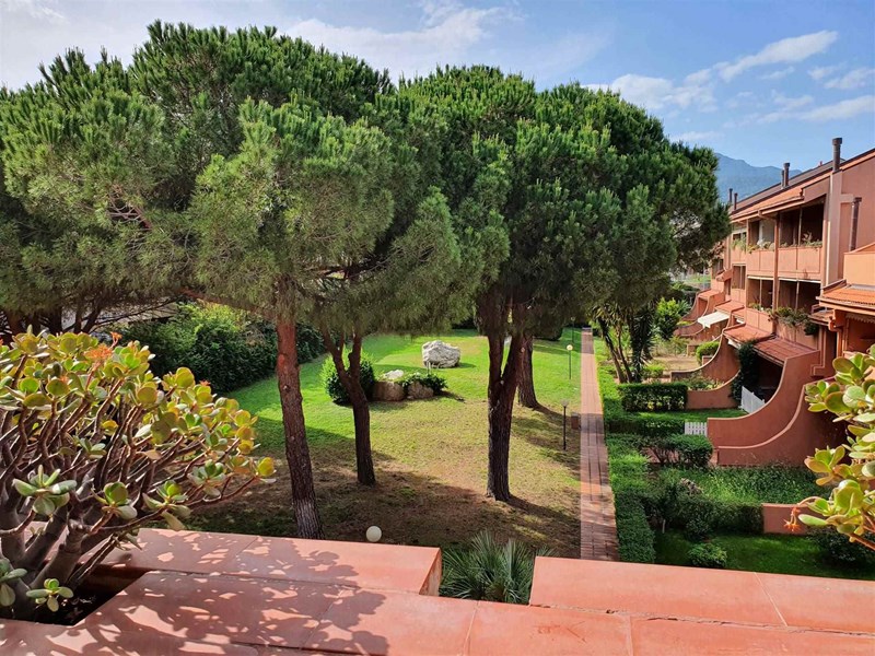 Trilocale in Vendita a Loano, zona Loano 2, 235'000€, 70 m², arredato