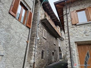 Casale in Vendita a Cerveno, 25'000€, 250 m²