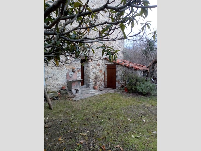 Casa di corte in Vendita a Bagni di Lucca, zona Vico Pancellorum, 70'000€, 100 m², arredato