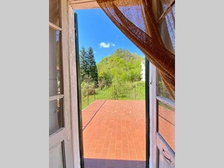 Appartamento in Vendita a Urbe, zona Martina Olba, 35'000€, 89 m²