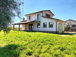 Villa in Vendita a Pietrasanta, 1'000'000€, 180 m²