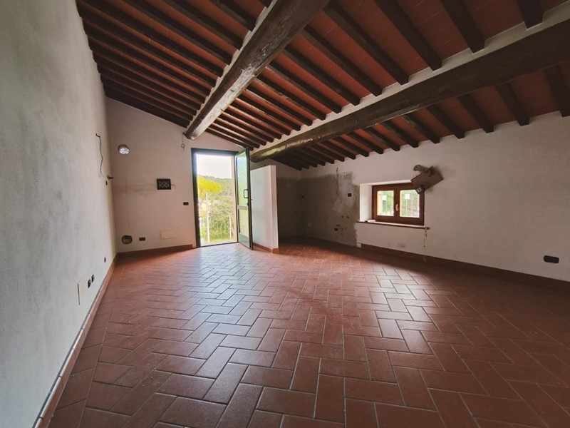 Trilocale in Vendita a Collesalvetti, zona Torretta Vecchia, 105'000&euro;, 75 m²