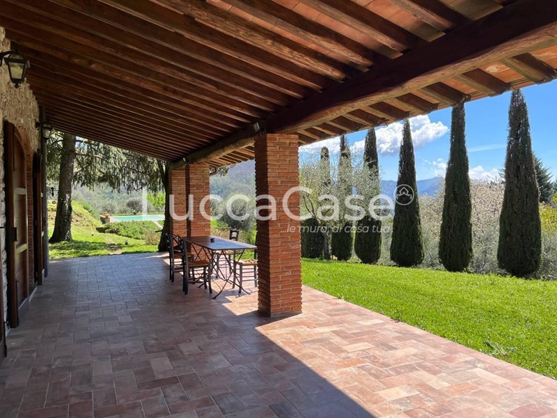 Casa di corte in Vendita a Pescaglia, zona Colognora, 850'000€, 250 m², arredato, con Box
