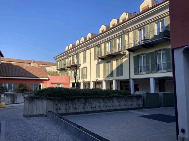 Monolocale in Affitto a Chieri, zona centro, 1'350€, 133 m²