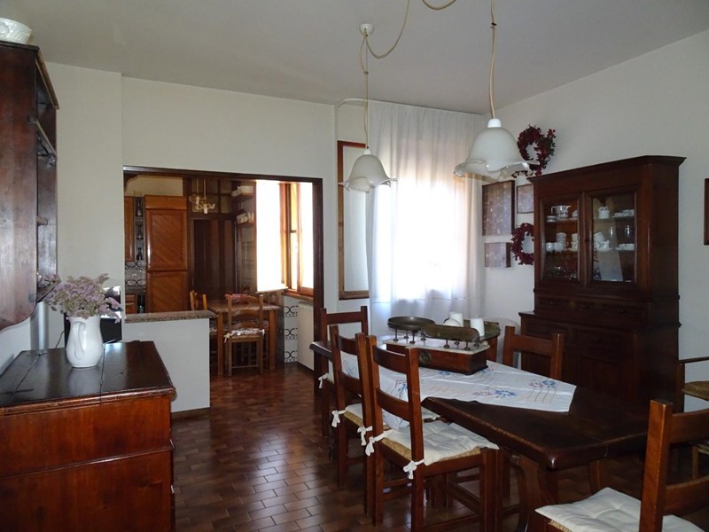 Appartamento in Vendita a Bientina, 180'000€, 140 m², con Box