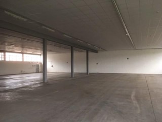 Capannone in Vendita a Porcari, zona Rughi, 950'000€, 1600 m²