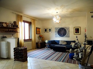 Appartamento in Vendita a San Miniato, 235'000€, 140 m², con Box