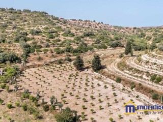 Terreno edificabile in Vendita a Avola, 200'000€, 35910 m²