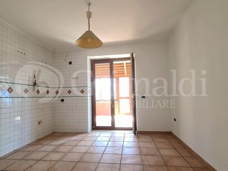 Quadrilocale in Vendita a Giugliano in Campania, 125'000€, 140 m²